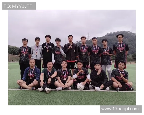 鞠婧祎携手足球明星共创青春梦想赛场精彩瞬间